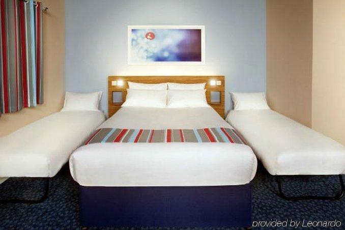 Travelodge Cameron Toll Hotel EDI Exterior photo
