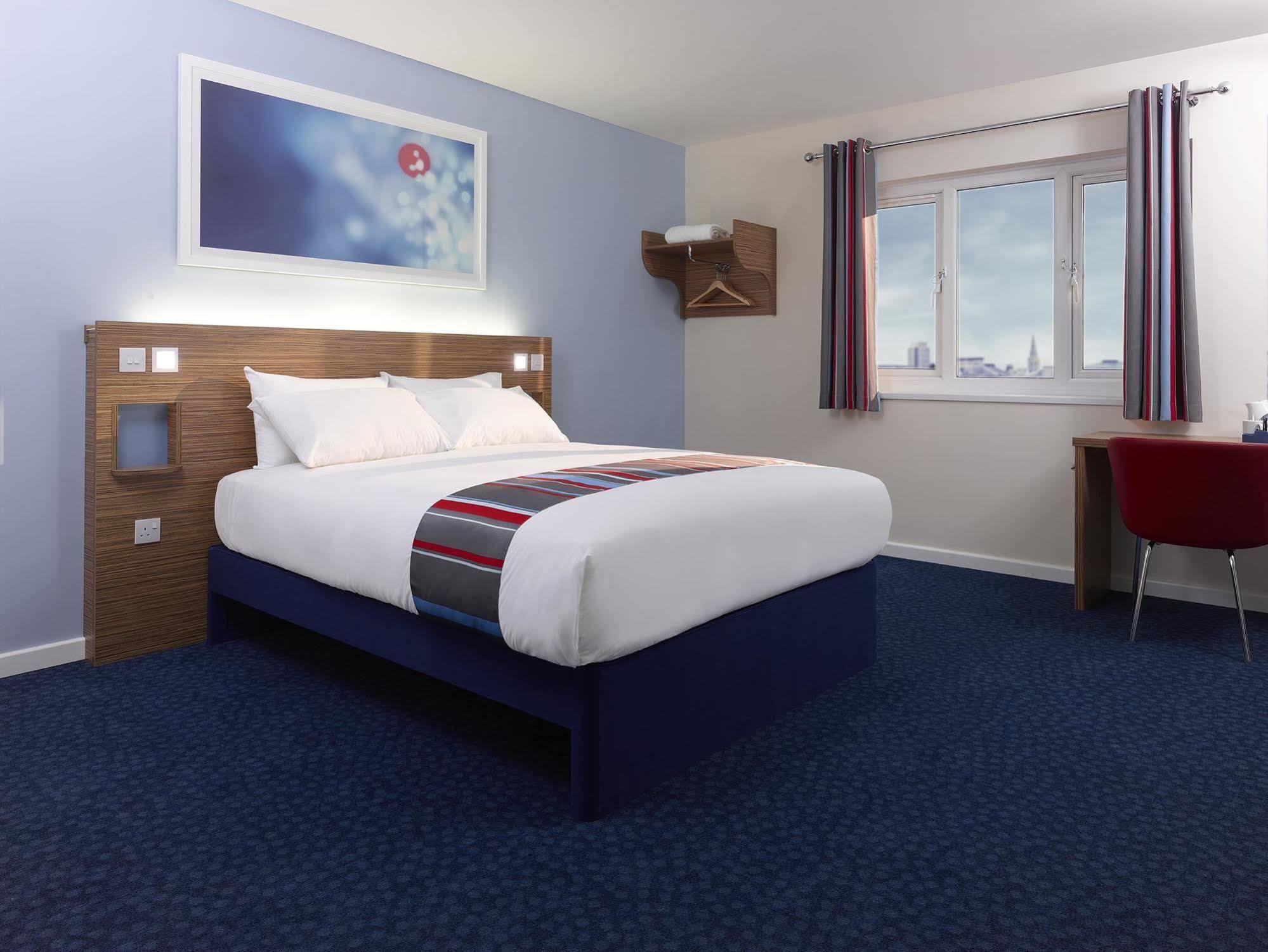 Travelodge Cameron Toll Hotel EDI Exterior photo